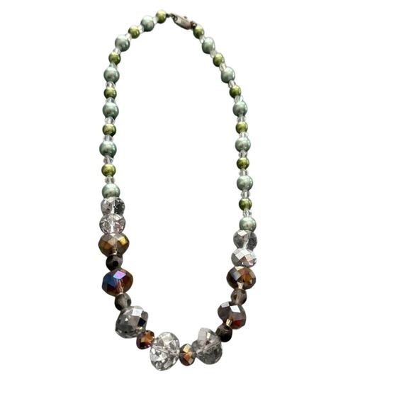 Beautiful Beaded Necklace - Picture 2 of 7